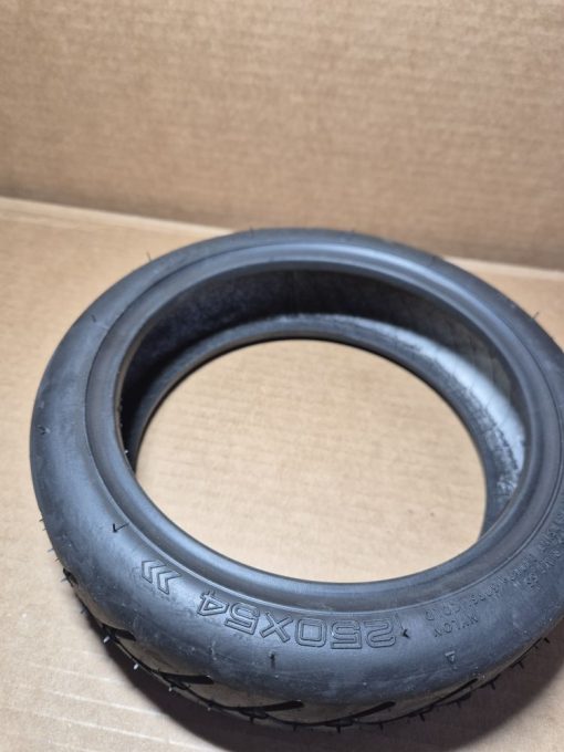 250x54 tubeless tire without installationCST