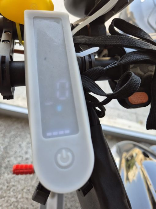 Display cover. Protection from rain. Suitable on Xiaomi / MI scooters. M365, PRO, Essential, 1S, Light